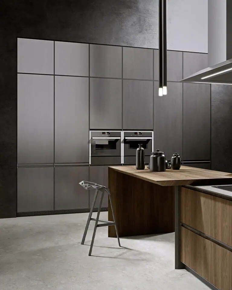 Oxidised lacquer finish