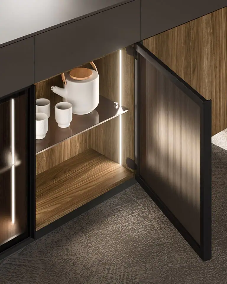 Tempered glass finish detail