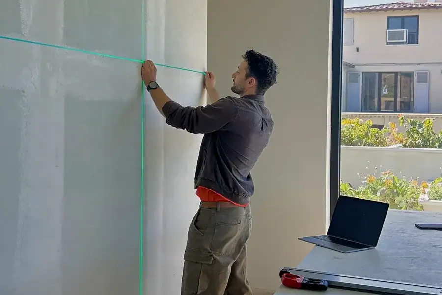 Site measurement visit in a Beirut home