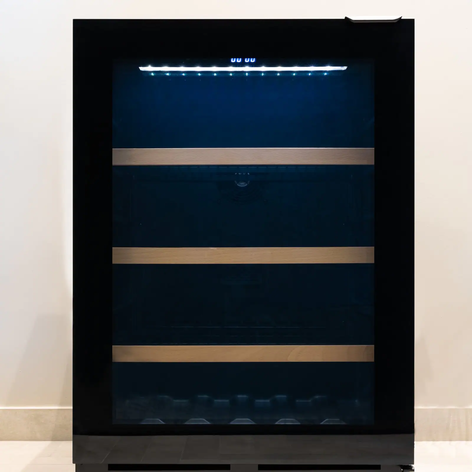 Haustec Beverage Cooler 60 Sh 1600×1600 Front V2.webp