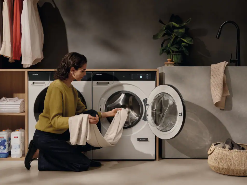 Unloading laundry from a Miele washing machine