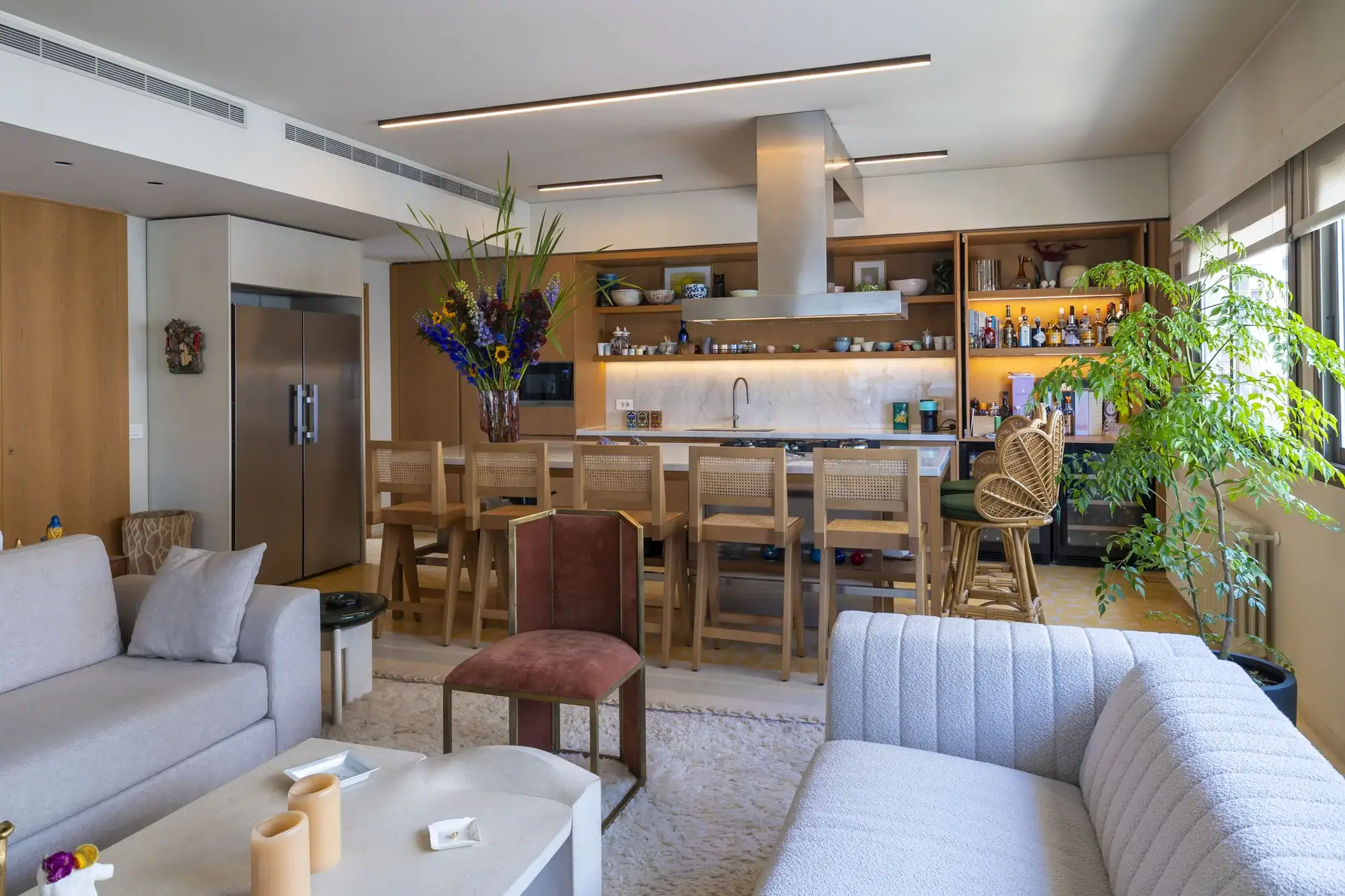MW residence, open kitchen and lounge