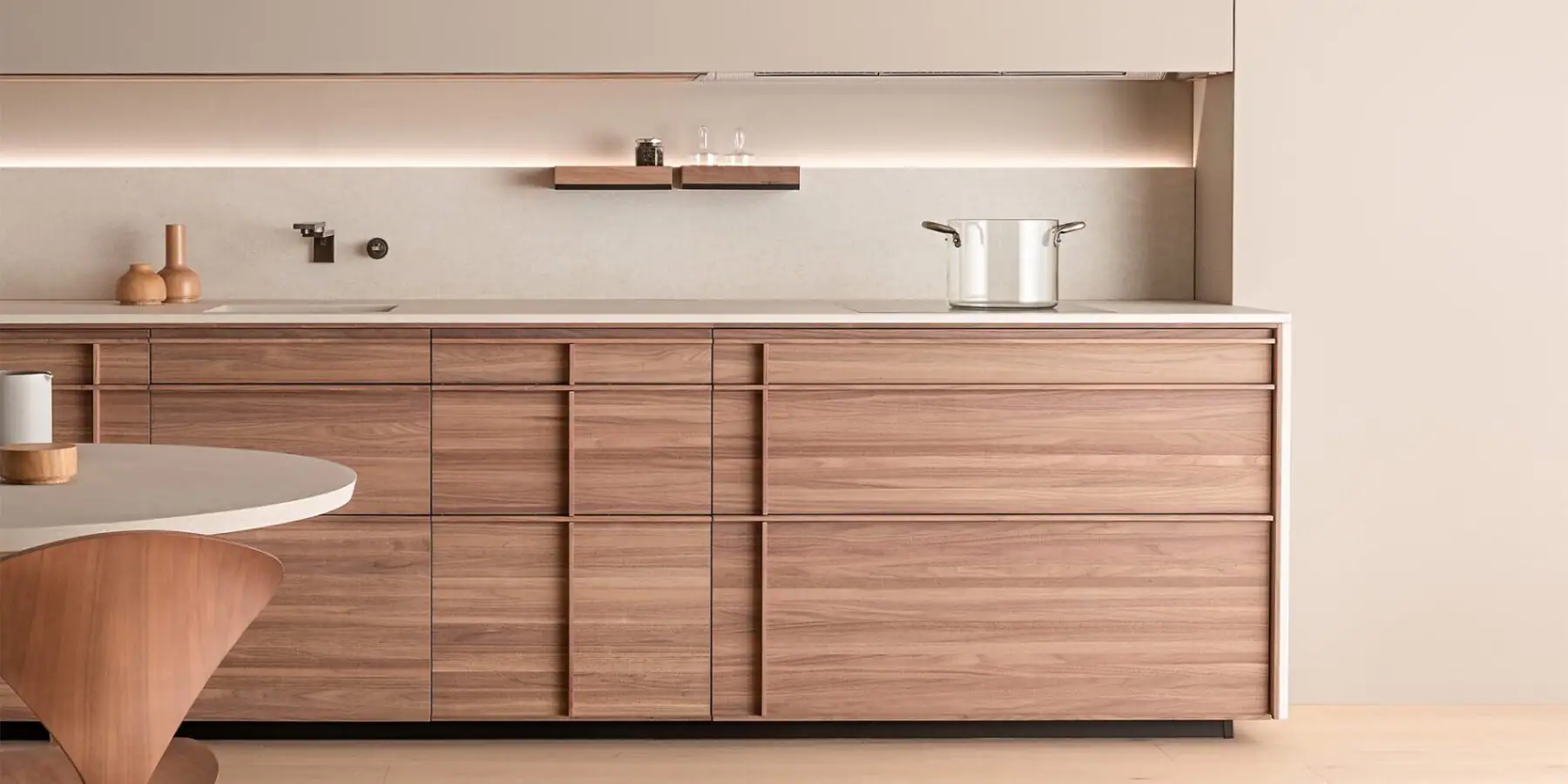Archigraphica kitchen framed in solid walnut