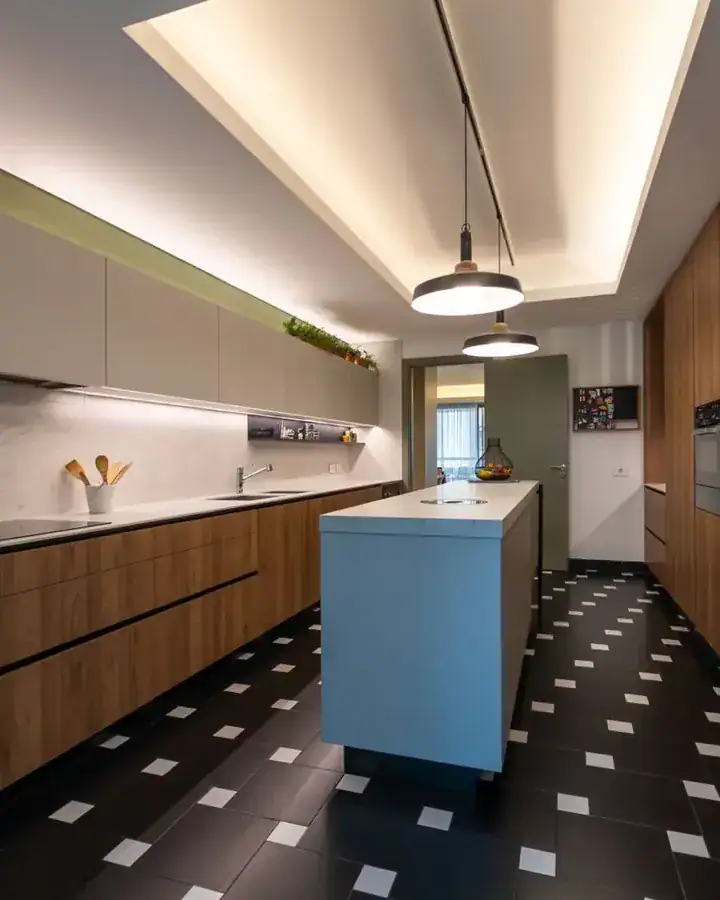 Long wood and white kitchen, Ashrafieh